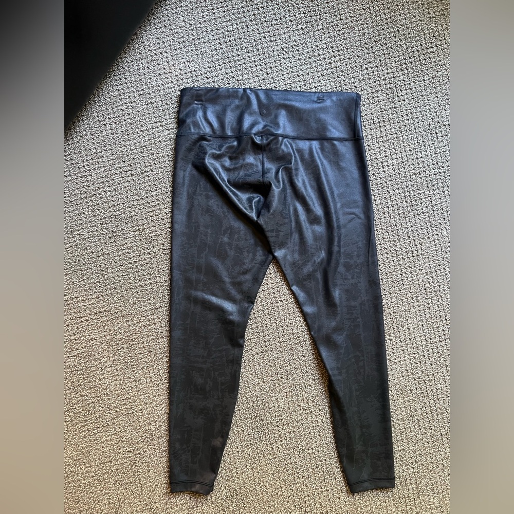Lululemon Wunder Train High-Rise 28” Matte Foil Tight